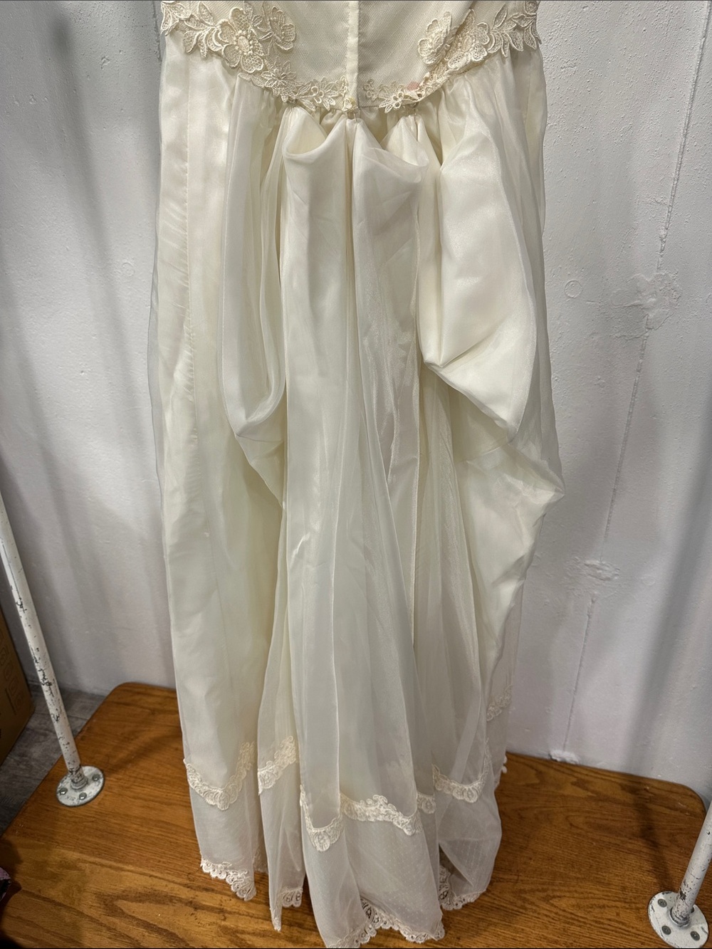 Vintage Ivory Lace wedding Dress lace veil - Picture 7 of 13